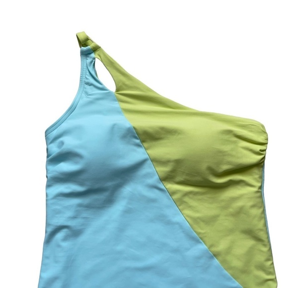 Lands’End Women’s Tummy Control UPF 50 Asymmetrical One-Piece Swimsuit Size 10 - Picture 4 of 9